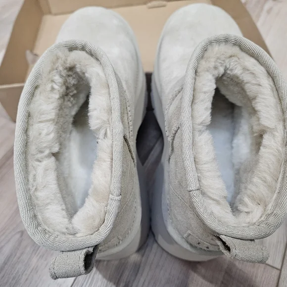 UGG Women's Ultra Mini New Heights (US Women's 7) - Picture 6 of 6